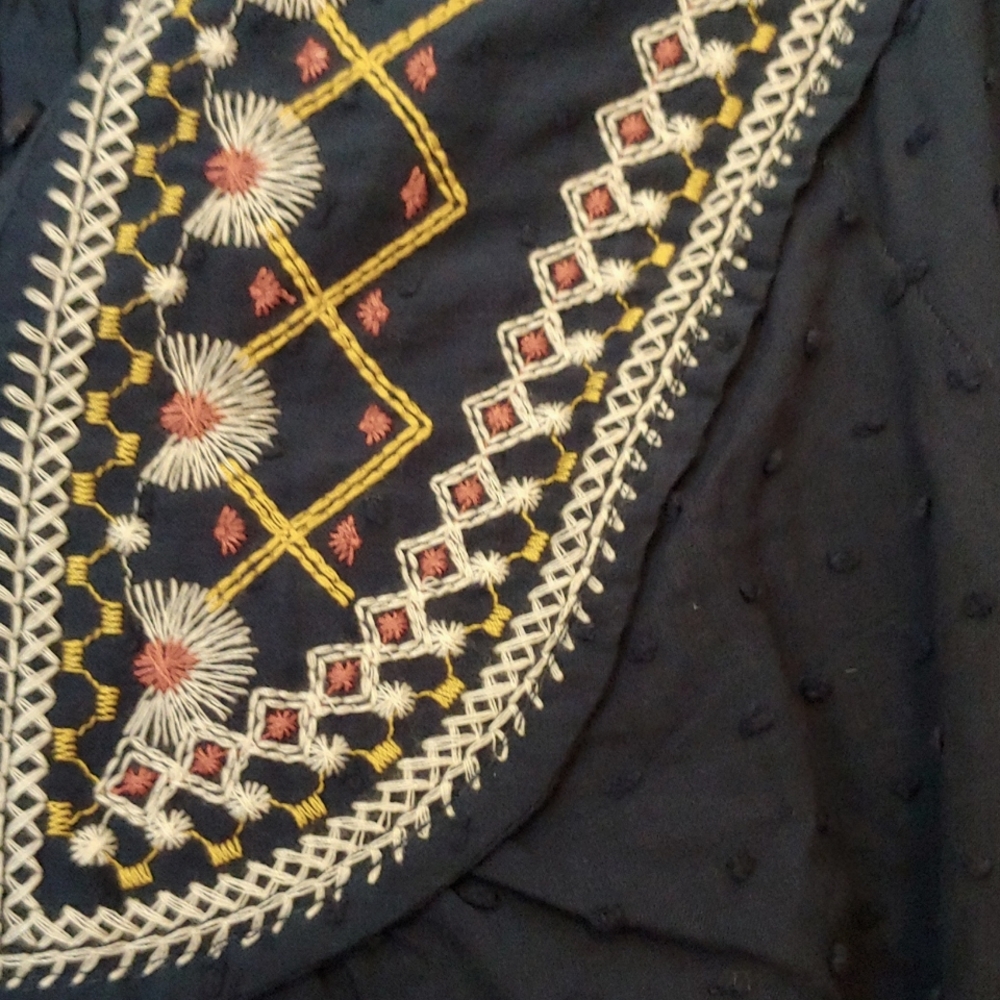 Max Studio Embroidered Swiss Dot Peplum Blouse. Size Small. NEW. - Picture 6 of 12